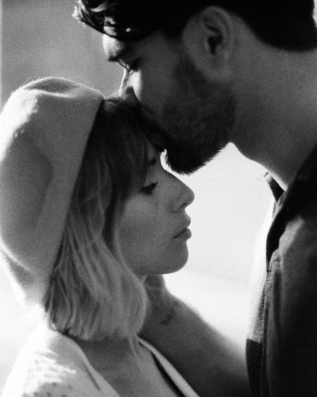 couple photoshoot marseille photo session in analog photography delta 3200